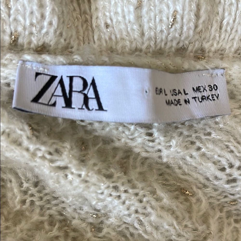 ZARA LARGE Elegant White Ruffled Women's Sweater - Picture 3 of 5